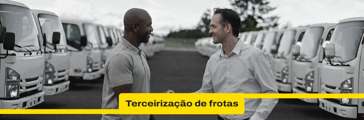 A terceirização de frotas é um modelo de operação logística em que uma empresa contrata veículos e motoristas de terceiros ou caminhoneiros autônomos para realizar o transporte de mercadorias e outros serviços relacionados ao Transporte Rodoviário de Cargas.